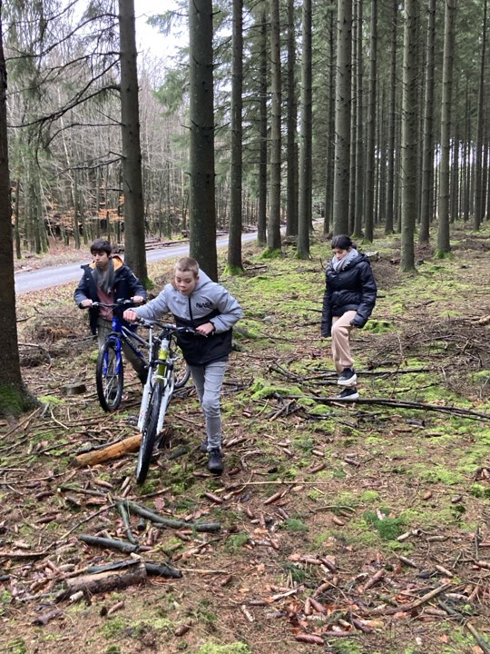 L'ECOLE du DEHORS L'ECOLE du DEHORS